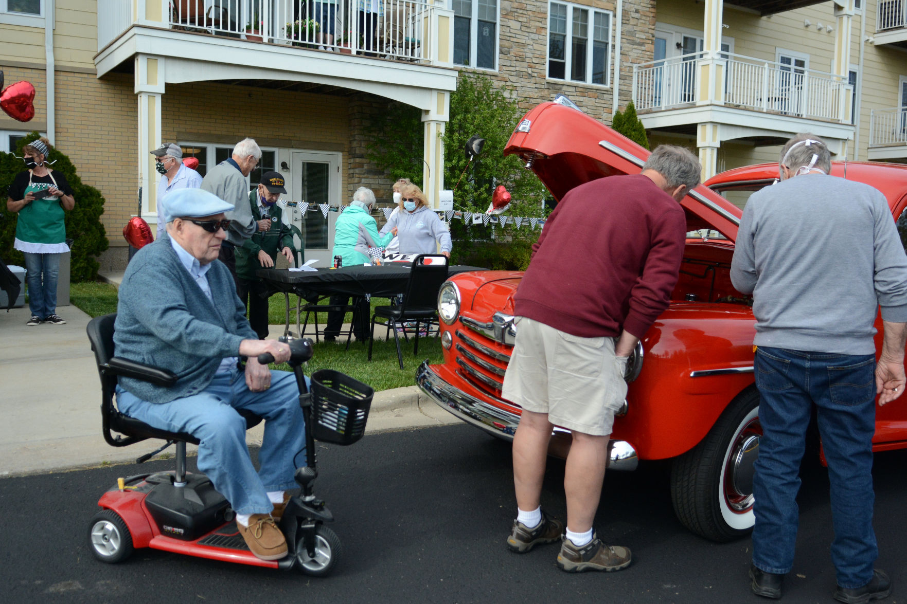 Oak Park Place classic car parade
